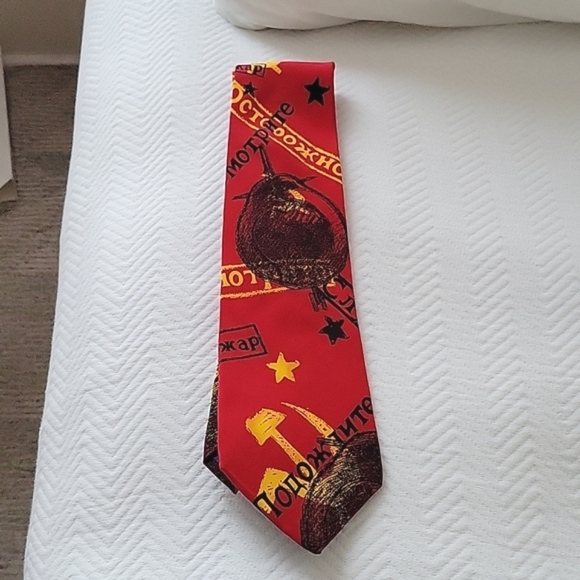 The Beatles Back in the USSR Silk Tie - Picture 7 of 7